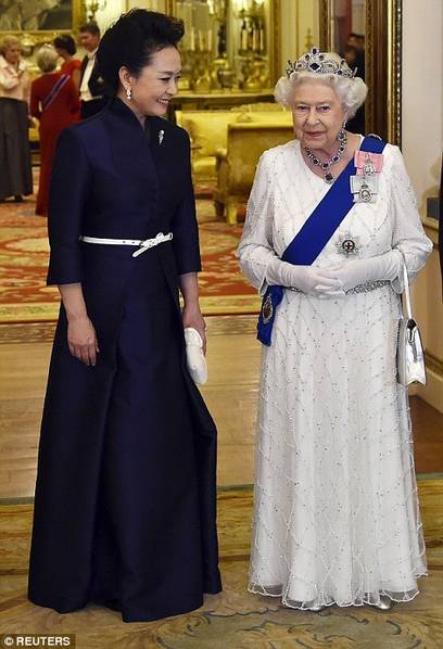 組圖：英女王舉行盛大國宴招待習(xí)近平和夫人彭麗媛