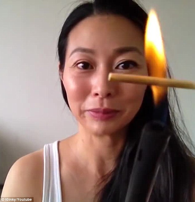 吸唇、蠟筆妝、火燒發(fā)梢……2015國外女性奇葩化妝術(shù)盤點(diǎn)