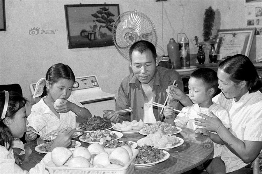 老照片：上世紀(jì)八九十年代的富裕家庭什么樣？（組圖）