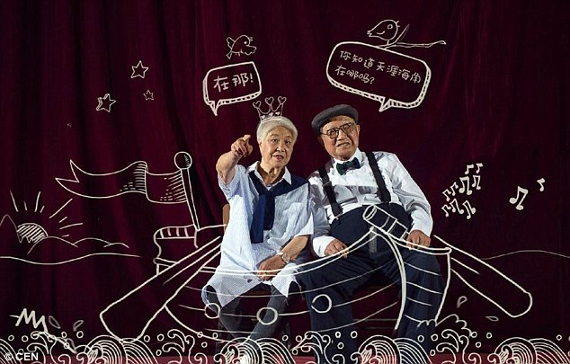 河北九旬老夫妻拍時尚大片慶祝結婚64年（組圖）