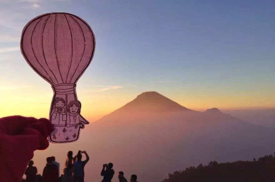 旅行時(shí)怎么秀恩愛(ài)更有新意？除了自拍還可以這么玩（組圖）
