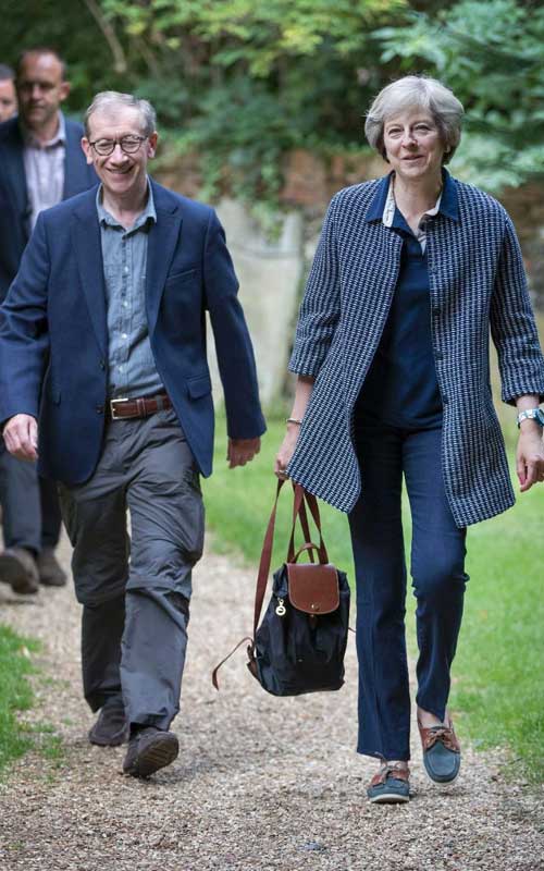 英國(guó)首相：鞋子是最愛(ài)，對(duì)鼻子不滿意
