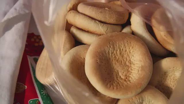 你的烤馕、野蜂蜜和土雞蛋到了?？瓷衬〈迦绾瓮孓D(zhuǎn)電商丨解碼中國(guó)