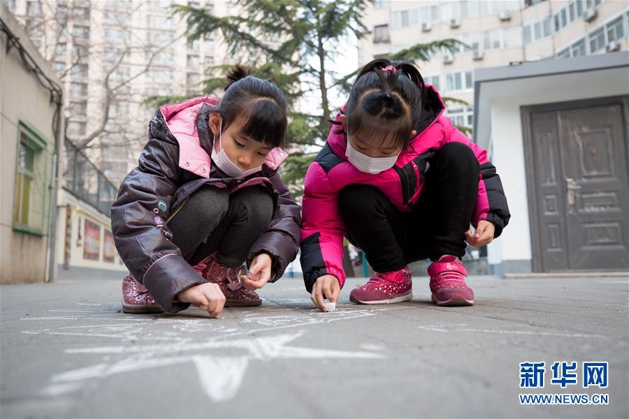 2016，孩子和這個(gè)世界：觸動(dòng)人心的瞬間（組圖）