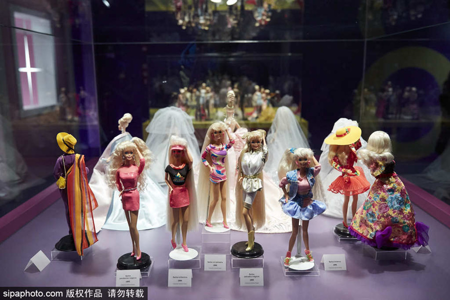 從公主到明星種類俱全 西班牙芭比娃娃展覽一圓少女兒時夢（組圖）