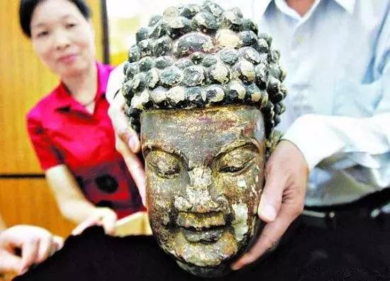 “小心地滑倒”？雷人翻譯終于有人管了，國家給出公共場所英譯標準答案！
