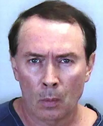 愛彼迎又曝偷拍丑聞，攝像頭正對床位！住民宿如何防偷窺