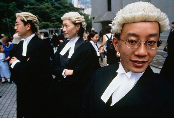漲知識！英國法官和律師的白色假發(fā)原來大有來頭