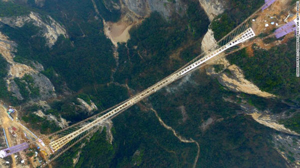 四川八臺(tái)山建世界最高玻璃橋 你敢去走走嗎？