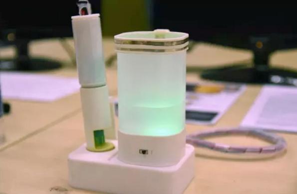 你的好友發(fā)來一杯假的檸檬水，嘗嘗不?