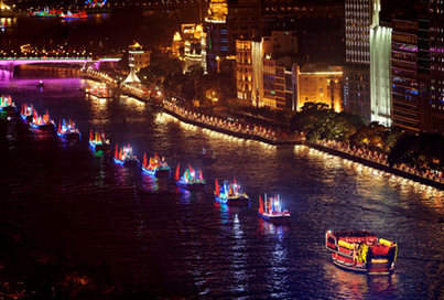 運(yùn)動(dòng)員“乘舟巡游” boat parade