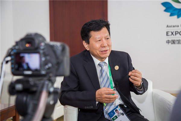 阿斯塔納世博會中國館執(zhí)行館長姚瑞接受哈薩克斯坦國家廣播電視公司采訪