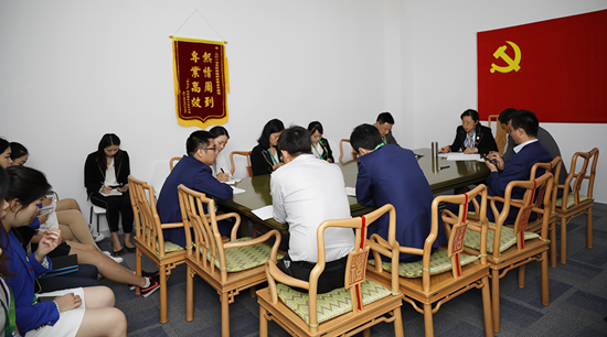 2017年阿斯塔納世博會中國館臨時黨委書記、館長舒寰同志為中國館全體黨員講專題黨課