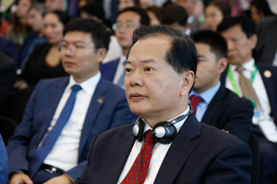 王錦珍副會(huì)長(zhǎng)與哈薩克斯坦曼吉斯套州州長(zhǎng)舉行會(huì)談