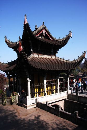 The Buddhist Appeal of Jiuhua Mountain
