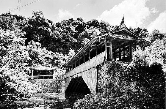 “五一”小長假　暢游北峰皇帝洞