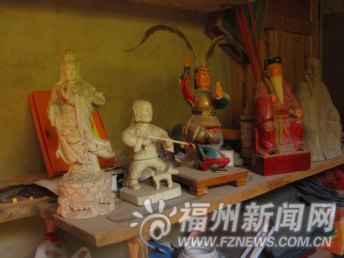 木雕名匠張?jiān)凳炙嚍l臨失傳　九指神刀無(wú)人接刀