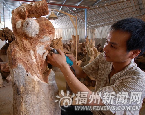 上街根雕建設(shè)生產(chǎn)基地　設(shè)交易平臺(tái)產(chǎn)學(xué)研相結(jié)合