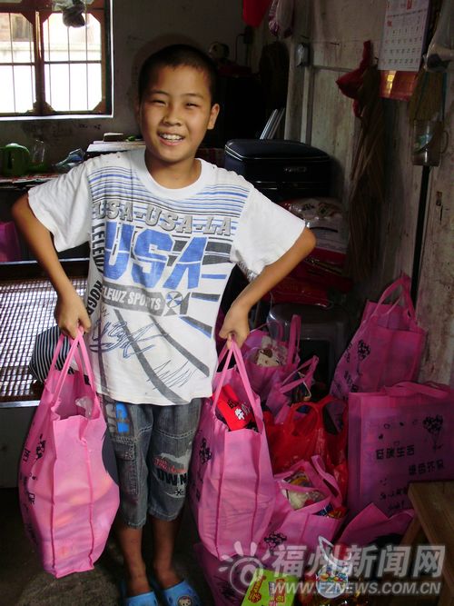 11歲堅強(qiáng)男孩撐起一個家續(xù)　各界愛心人士伸援手