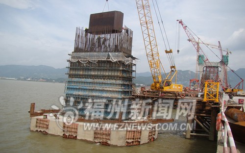 瑯岐閩江大橋24小時(shí)作業(yè) 4號(hào)主塔墩或春節(jié)前封頂