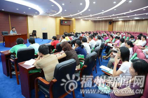 高招報(bào)志愿講座:選校看“結(jié)構(gòu)” 專業(yè)看“特色”
