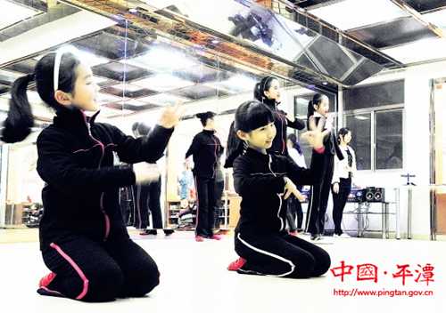 Pingtan nursery rhymes amuse audience