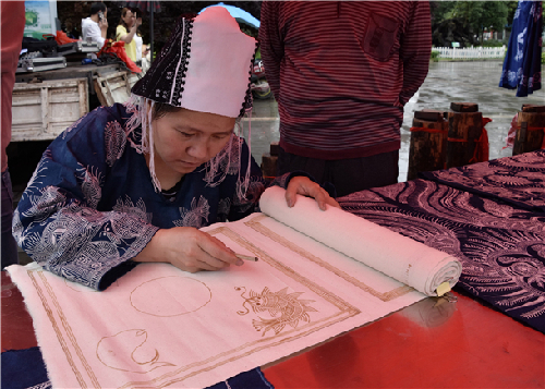 City shows off ethnic diversity with cultural heritage display