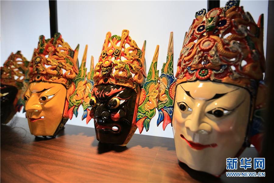 Handicrafts show exhibits splendor of folk arts