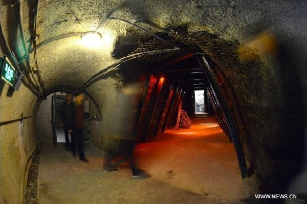 4D movie showed at 60-meter-deep cinema in Hebei