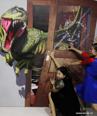 3D pictures displayed at studio in Nantong city