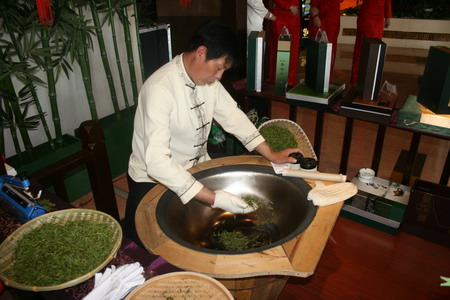 沈陽凱賓斯基飯店現(xiàn)場炒茶節(jié)開幕