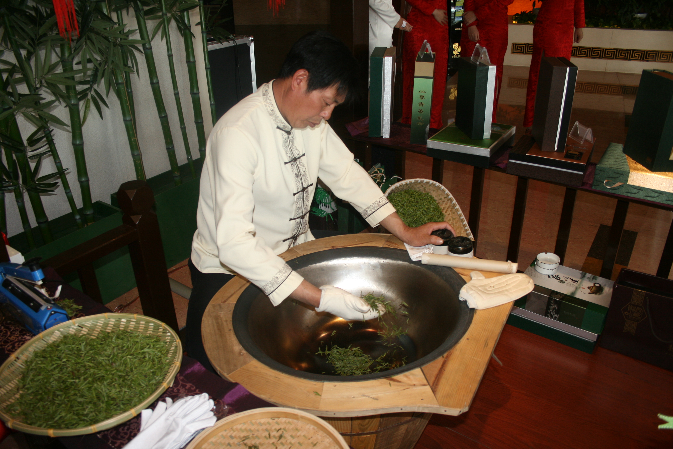 沈陽(yáng)凱賓斯基飯店現(xiàn)場(chǎng)炒茶節(jié)開(kāi)幕