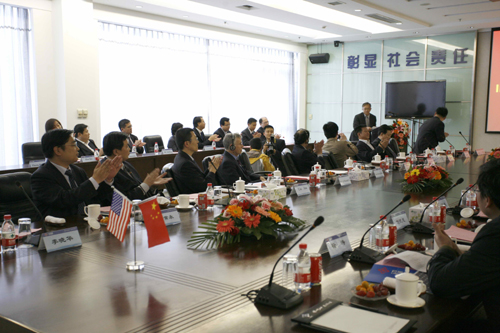 中國力諾集團與美國IBM公司簽署太陽光伏技術(shù)合作協(xié)議