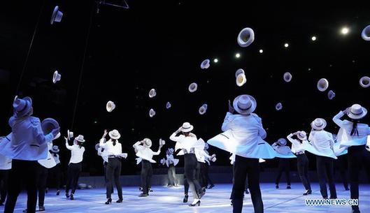 Top acrobats compete in Penglai