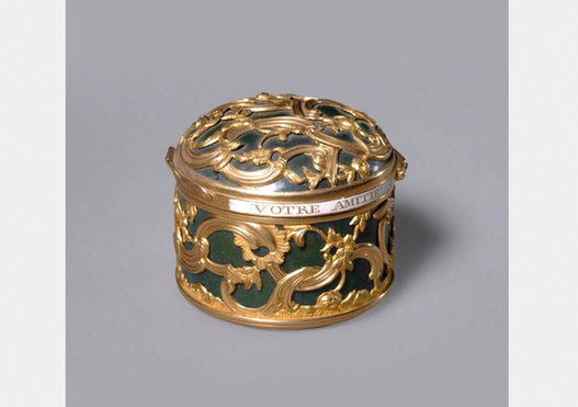 Ancient makeup artifacts fit for summer