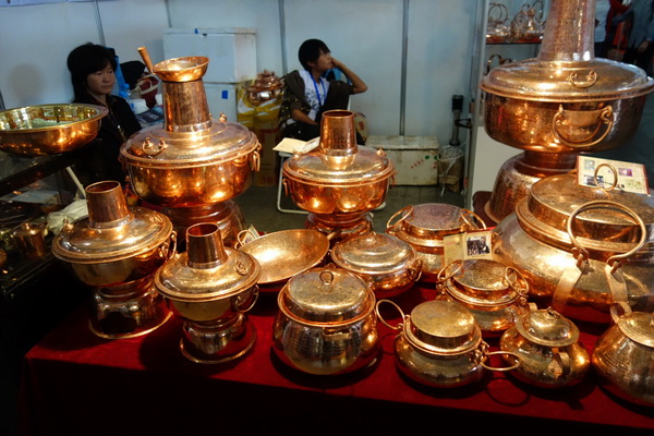 Handicraft works are highly welcomed at Yunnan Cultural Industry Expo