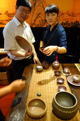 Handicraft works are highly welcomed at Yunnan Cultural Industry Expo