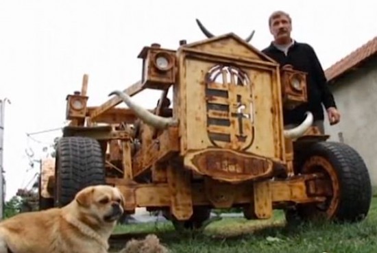 Man builds car out of wood<BR>匈牙利老農(nóng)造純木汽車