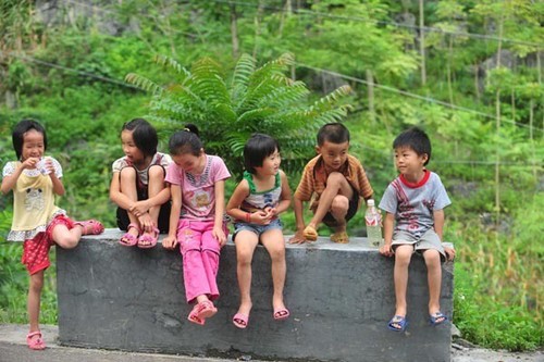 Lack of parental care is the root problem for left-behind children<BR>