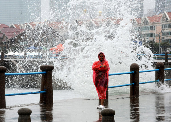 Tropical storm Meari barges in East China coast