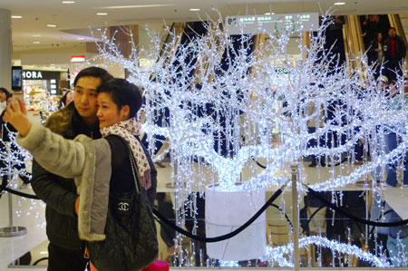 Shanghai warms up for New Year