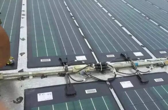 中石化南溪加油站選用漢能柔性薄膜發(fā)電屋頂