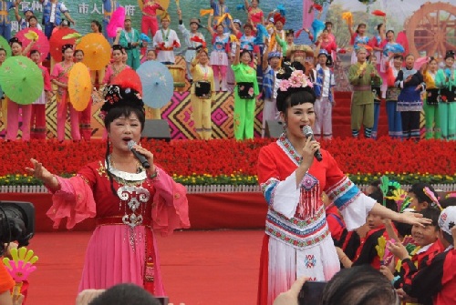 Yizhou holds Liu Sanjie cultural festival