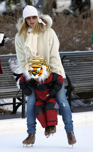 Star Tracks: Celebrity moms and their kids