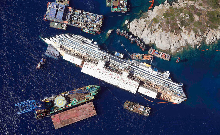 Pictures of Year 2013 by Reuters