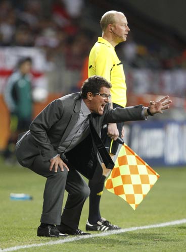 England, US squeeze into second round