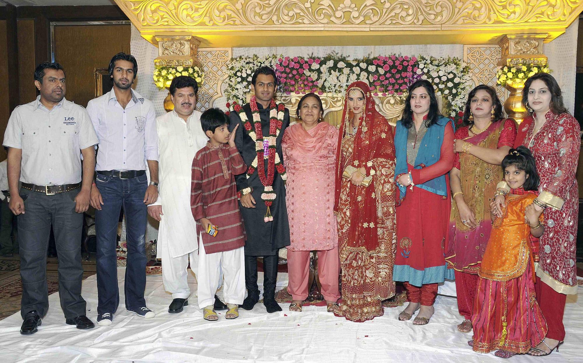 India tennis babe marries Pakistani cricketer
