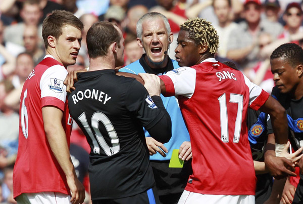 Arsenal wins 1-0 to dent Man United's title hopes