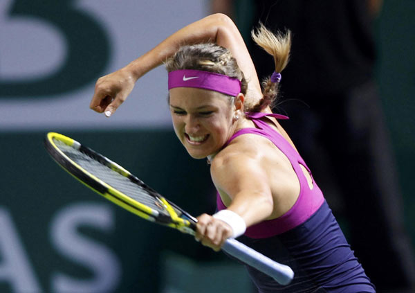 Sharapova slumps to Li Na defeat at WTA final