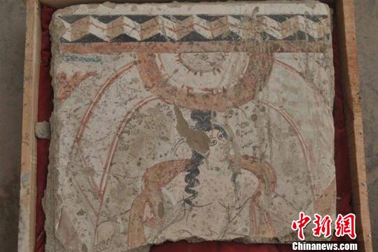 新疆胡楊墩佛寺遺跡考古發(fā)現(xiàn)罕見壁畫(圖)